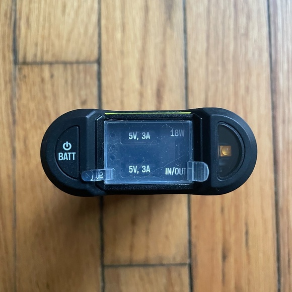 Goal Zero Venture 35 Power Bank and Chroma Crush Light - Picture 2 of 4